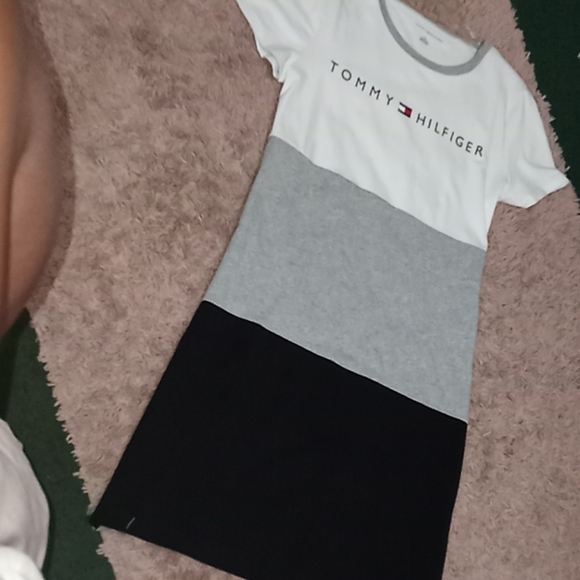 Dress - Picture 2 of 3